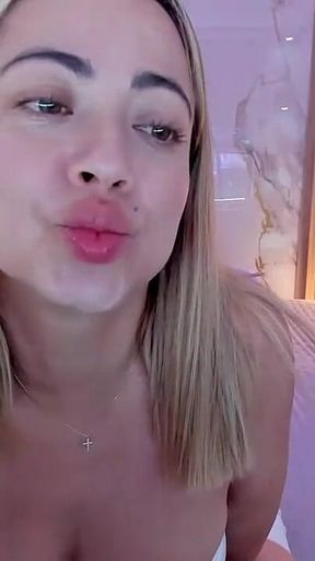 Sex MILF Masturbación in Public