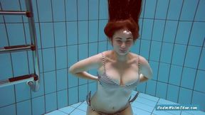Perfect body teen Lola enjoys the moment