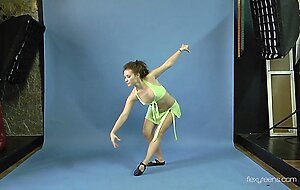 Mila Gimnasterka hairy tight babe doing gymnastics