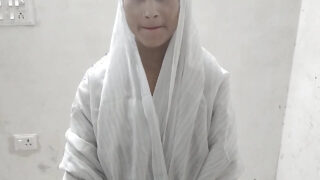 粗暴性爱 &#8211; 小胸大乳头印度少女被肛交的硬核片段