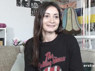 Ersties - Valentina Fingers Herself Whilst Using a Magic Wand