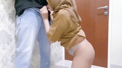 Guru hijab milf ngentot hotel sampai creampie