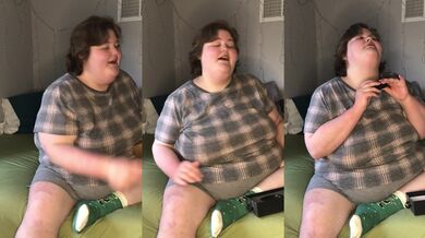BBW Squirts While Reviewing Her Je Joue Mimi Soft Toy