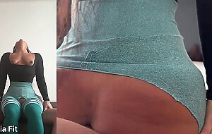 Girl with Huge Legs and Ass Tears Leggings for Fucking