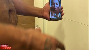 MILF safada faz v&iacute_deo chamada pro marido corno assistir ela num menage a trois