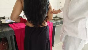 Jab ghar pe koi nahi tha tab muslim ladki ne apni pussy chacha ke lad se aur kiya full romance saaf Hindi awaaz mein