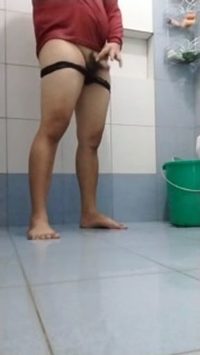 Full Video Nahuli c Daddy nagjajakol sa loob ng cr