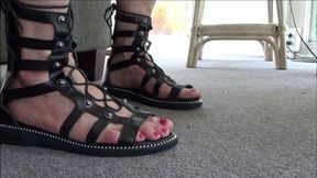 Pink Fox, crossed legs, gladiatrix sandals