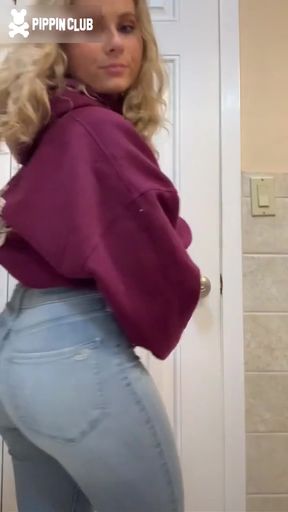Amateur blonde girl shows off her nipslip while dancing in tight jeans