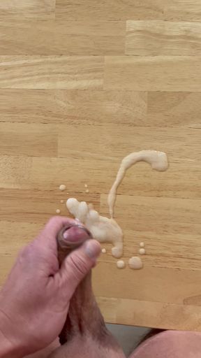 I squirt a fat load on the table