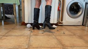 CRUSHING LIGHTBULBS IN BOOTS - MOV HD