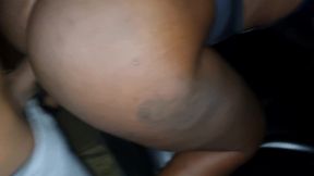 peguei a striper na festa de swing e a camisinha estourou