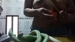 se filtra nuevo video casero de la pastora de la iglesia en falda. tetas naturales al aire en casa