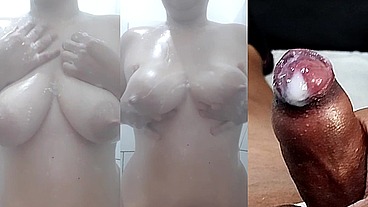 Melhores momentos das gozadas e punhetas com meu pequeno pau com fimose e a masturbada da minha namorada novinha que goza gostoso na sua deliciosa bucetinha e peitos - (PARTE 1)