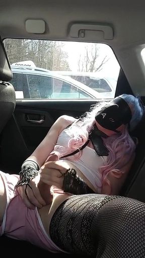 Huge Cumshot Close to a Stranger While Blindfolded