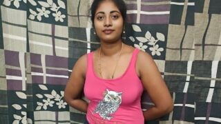 A una jovencita caliente de 18 años le follan el culo con fuerza