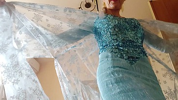 Elsa, the queen of ice and also of sex