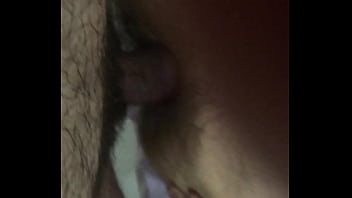 Rapidinha gostosa e abrindo o caminho do prazer de um semi virgem.