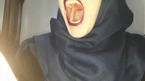 Show my mouth and teeth 2