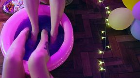 jelly pool: foot worship and pussy play