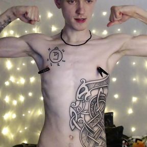 Endo jerks off his dick while his muscles are covered in oil and flexes his muscles