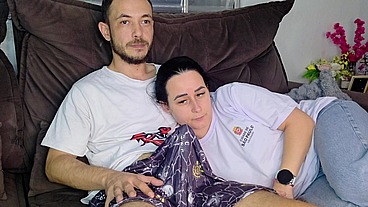 stepsister chega da escola... e tira minha atenção do jogo do brasil
