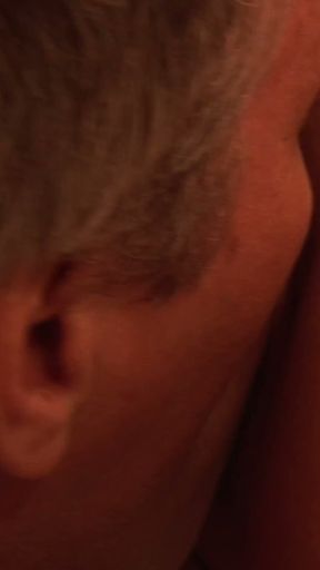 wenn die notgeile brunette den arsch geleckt bekommt blaesst und fickt sie wie eine schlampe   Clip 1