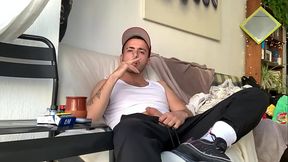 Bienvenue David Luca ! Mets toi &agrave_ l'_aise et tape toi une queue