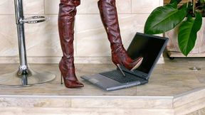 zed22 Alexas laptop crush (mp4-FHD)