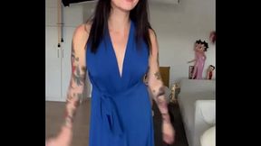 J&rsquo_ai post&eacute_ cette petite vid&eacute_o ce matin sur Instagram, sans remarquer un petit d&eacute_tail... je viens de l&rsquo_enlever par p...