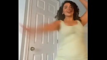 زينب طه بترقص للنجار