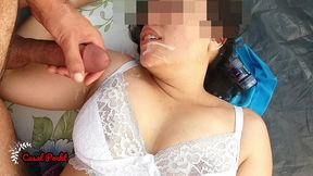comendo a namorada na barraca - de quatro e gozando na boca - parte 3