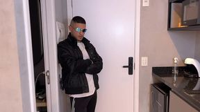 dando uma licao no amigo