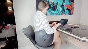 FARTING INSANELY IN THE OFFICE - BY ISABELITA - FULL VERSION IN FULL HD
