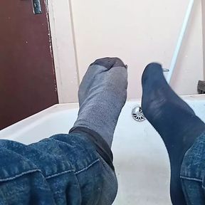 Dirty socks in the bathtub (sockfetish)