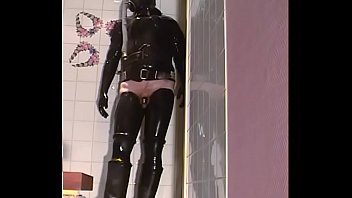 Roxina2003ShemaleSuperRubber161003XXXXL.WMV