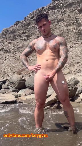 My Cock Cums in the Beach with No Touch