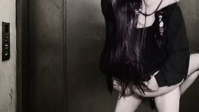 Wtf! Girl In Skirt And Fishnet Stockings Fucking And Gets A Creampie In The Elevator!