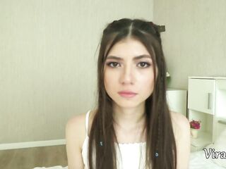 Красивую eighteen-ю Девственницу Весом Всего 35 кг Выебал в Анал ее Отчим