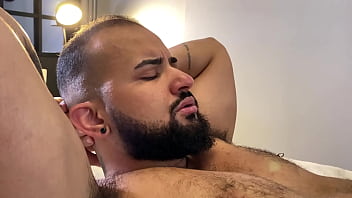 MUITO GOSTOSO TRANSAR COM UM MORENO SAFADO