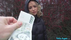 Girl thought it was a prank but he actually gave her money for her blowjob