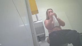 Mature piss 1