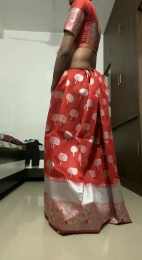 Wear red saree in ghaghra style