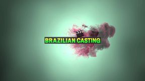 uma mulher gostosa faz sexo gostoso e goza delicosamene na buceta.