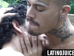 Two straight Latinos earn cash outdoors bareback