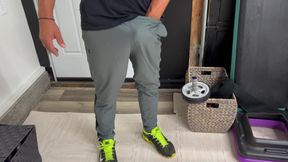 I Gave My Delivery Boy a Hot Blow Job Then Swolled His Load