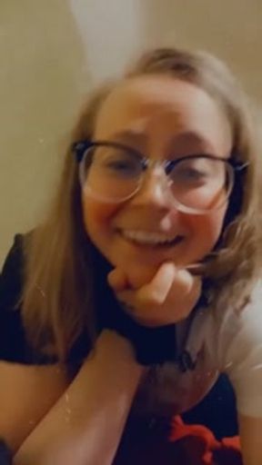 I m SOOOO HORNY and I HAVE NO ONE TO FUUUUCK 🔮