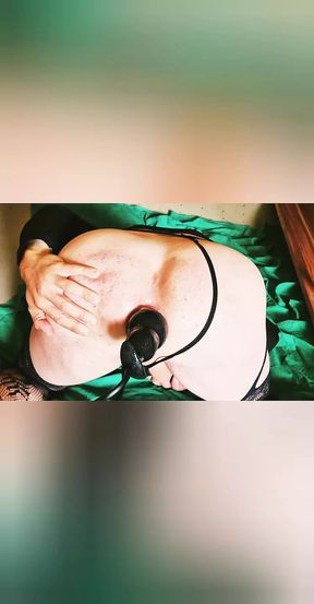 Muscle sissy slut fuck her ass with huge dildo and pumping with plug