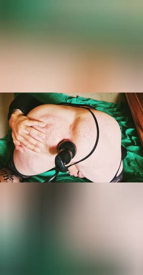 Muscle sissy slut fuck her ass with huge dildo and pumping with plug
