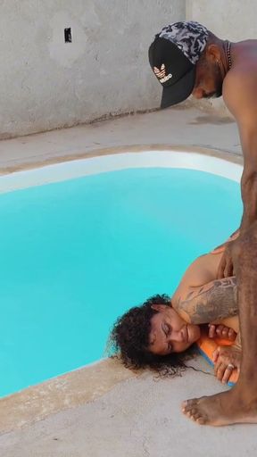 AFTER THE POOL BATH SHE GETS VERY EXCITED WANTING ME TO GIVE HER ASS SO I CAN INSIDE   Clip 2